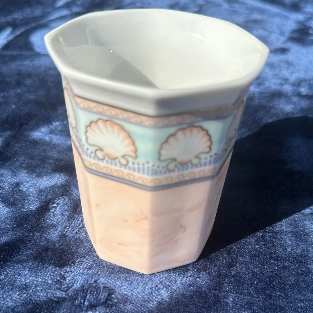 Vintage 1980s Springs Avalon Bathroom Tumbler Coral Rose Seashell Pattern